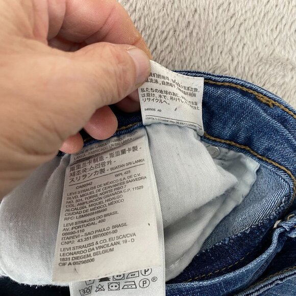 Levis Women's Jeans Size 32 or 32x30 721 High Rise Skinny Medium Wash Denim - Picture 11 of 13